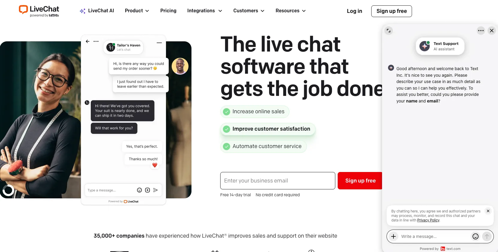 The LiveChat agent workspace with an active customer conversation